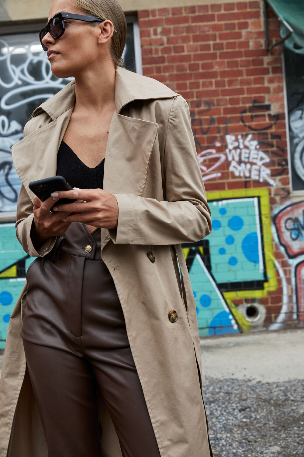 THE CLASSIC TRENCH in colour TAN
